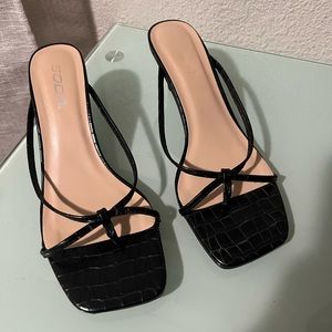Black thong heels Size:7